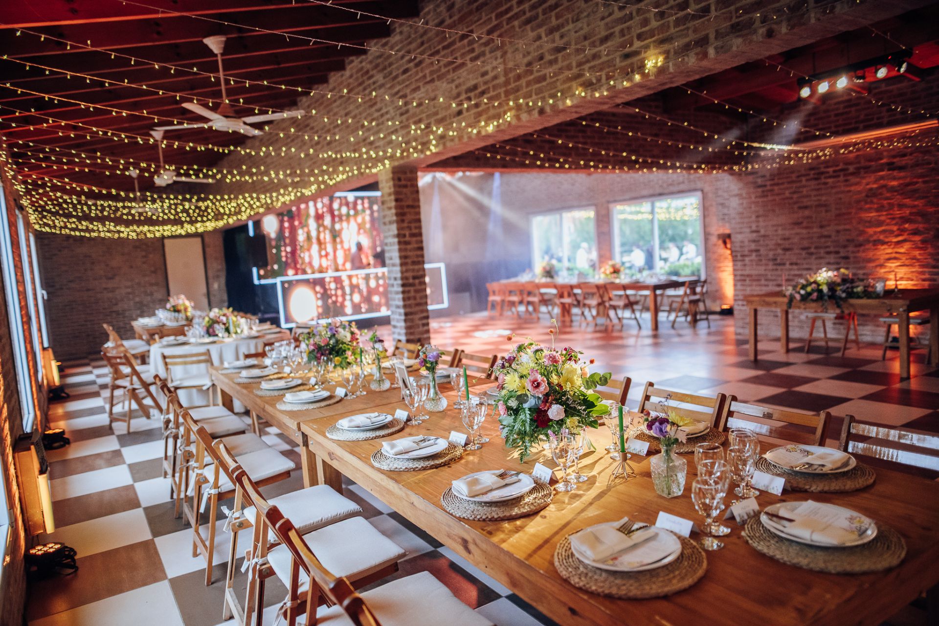 Salón principal preparado para un evento